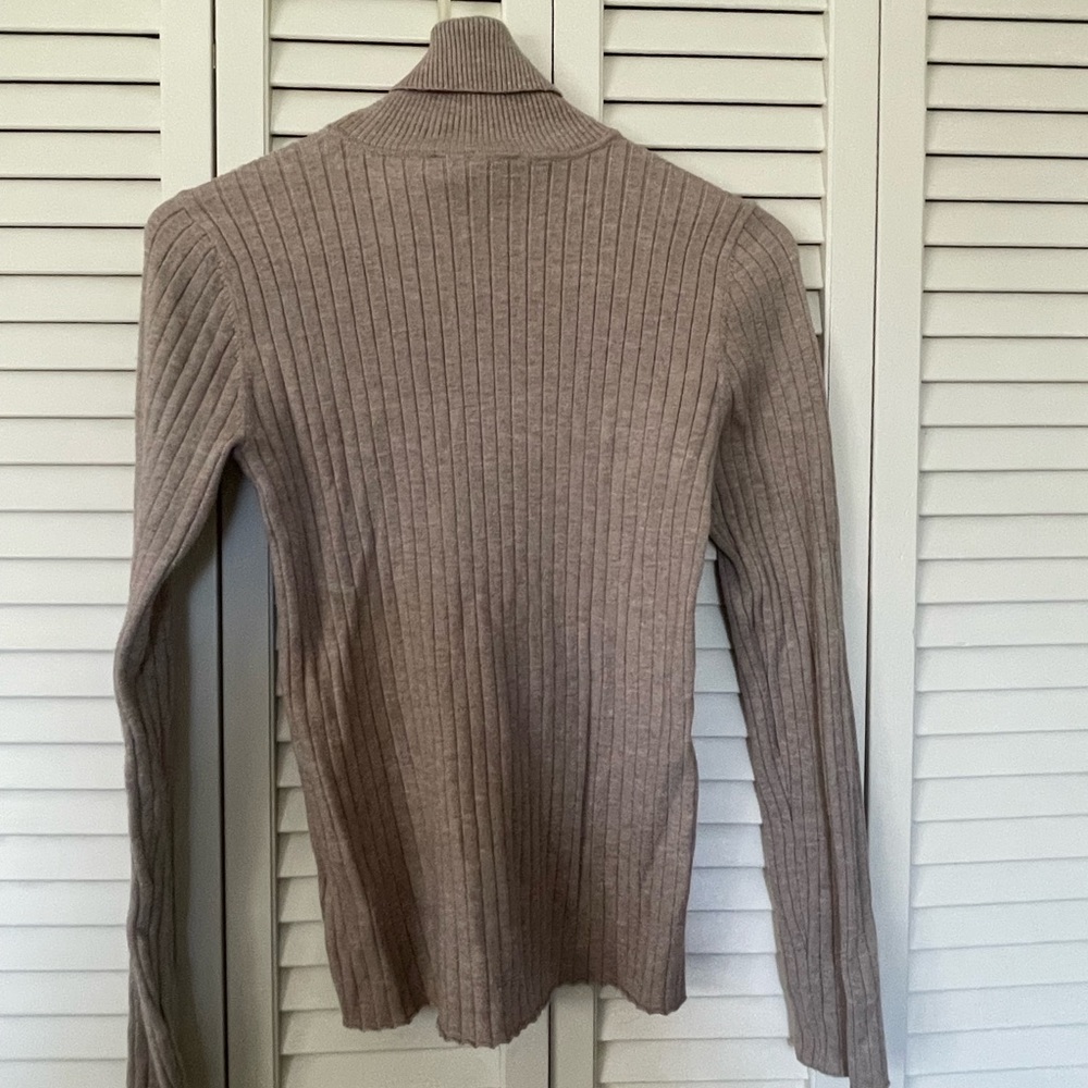 WHBM soft velvety sweater size small - Picture 2 of 6